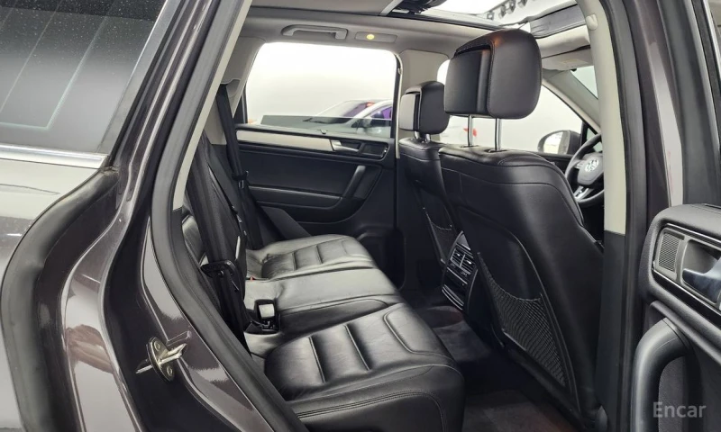 VW Touareg, снимка 12 - Автомобили и джипове - 53563628