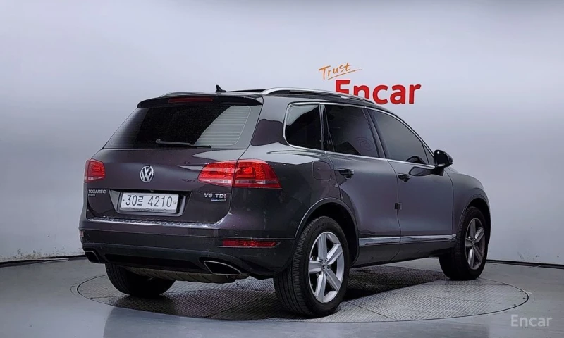 VW Touareg, снимка 2 - Автомобили и джипове - 53563628