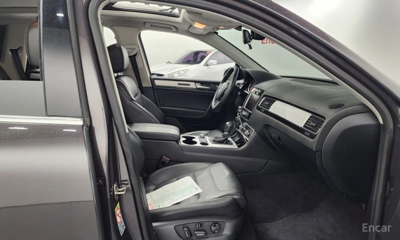 VW Touareg, снимка 11 - Автомобили и джипове - 53563628