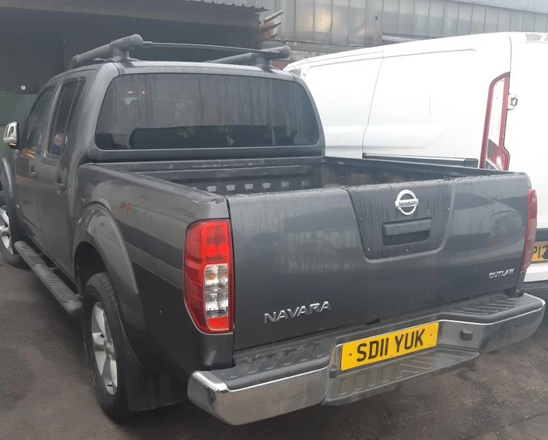 Nissan Navara 2.5/3.0V6 ЧАСТИ, снимка 11 - Автомобили и джипове - 23437459