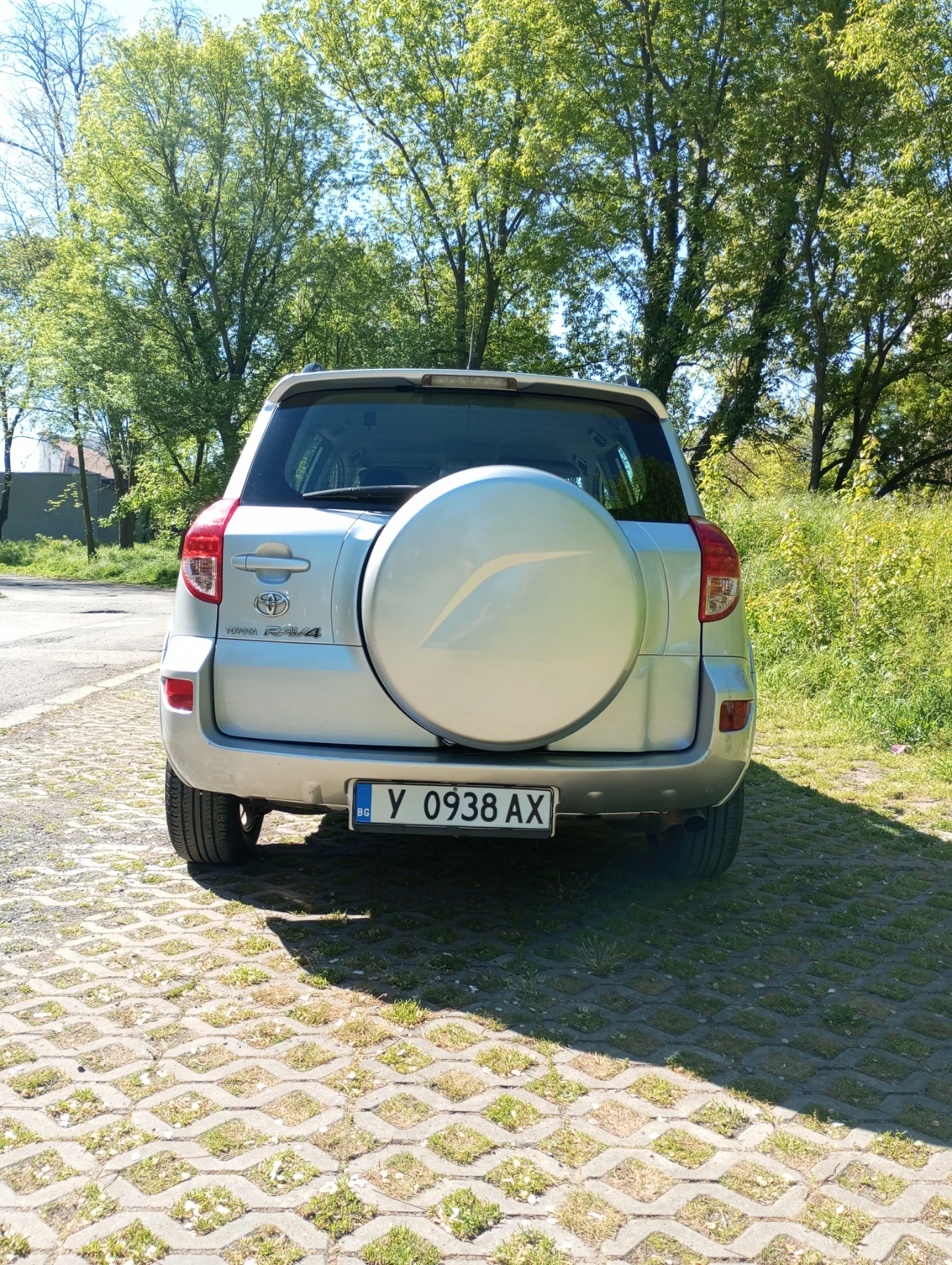 Toyota Rav4 2.2, снимка 10 - Автомобили и джипове - 54424382