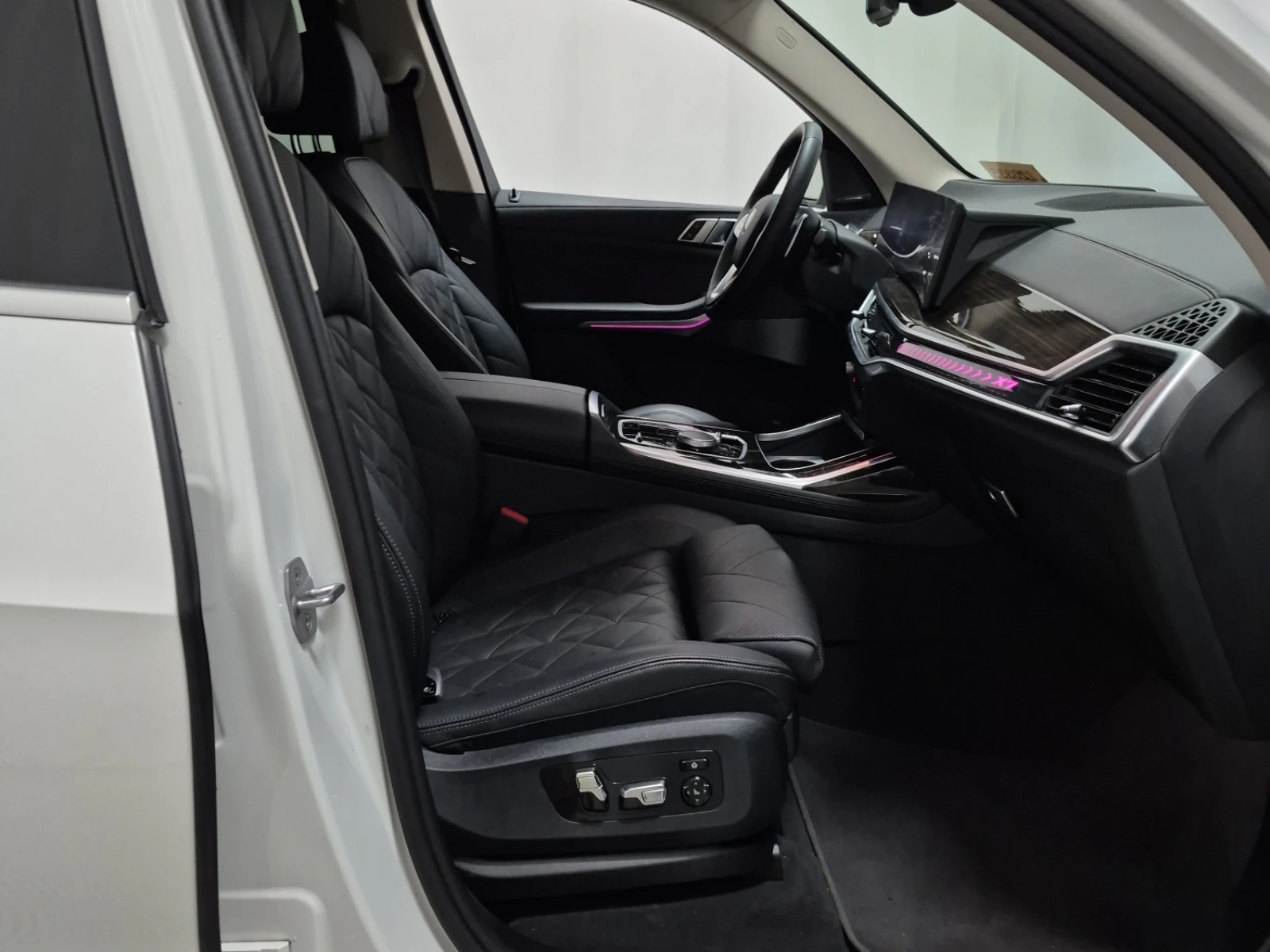 BMW X7 xDrive40i, снимка 11 - Автомобили и джипове - 54427493
