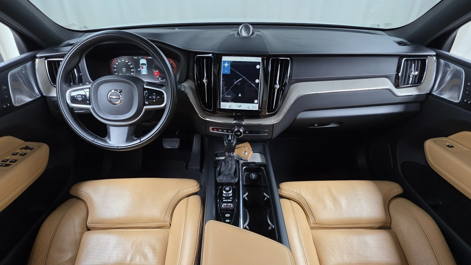 Volvo XC60, снимка 6 - Автомобили и джипове - 54798455