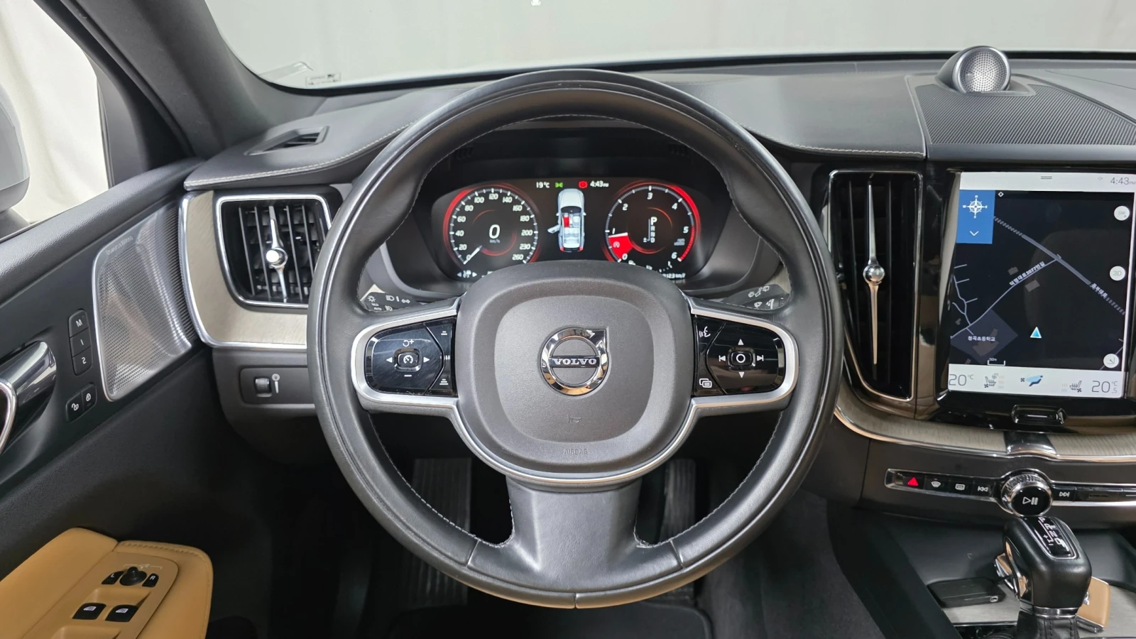 Volvo XC60, снимка 7 - Автомобили и джипове - 54798455