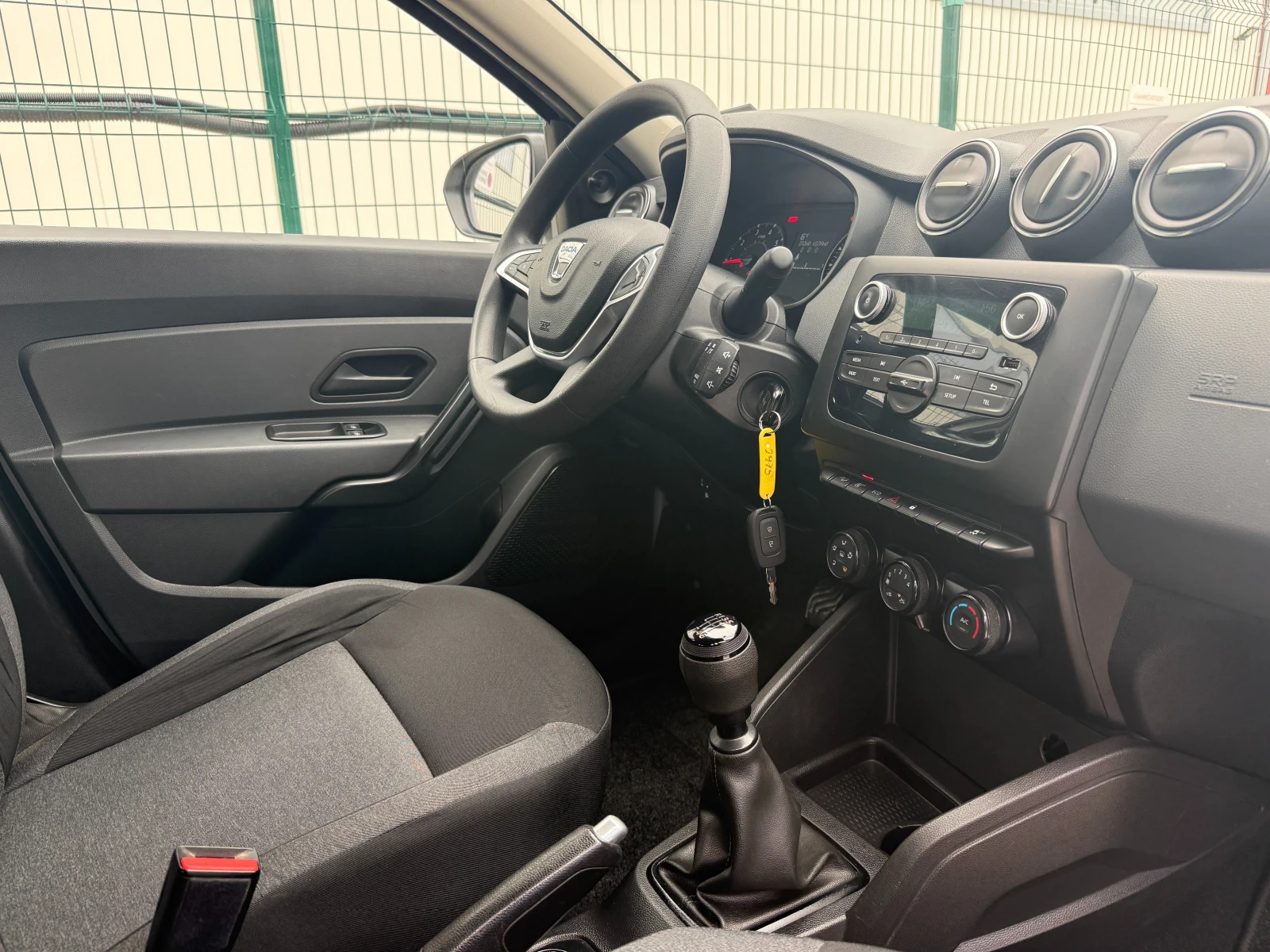 Dacia Duster Гаранционен Реален пробег , снимка 16 - Автомобили и джипове - 54885460