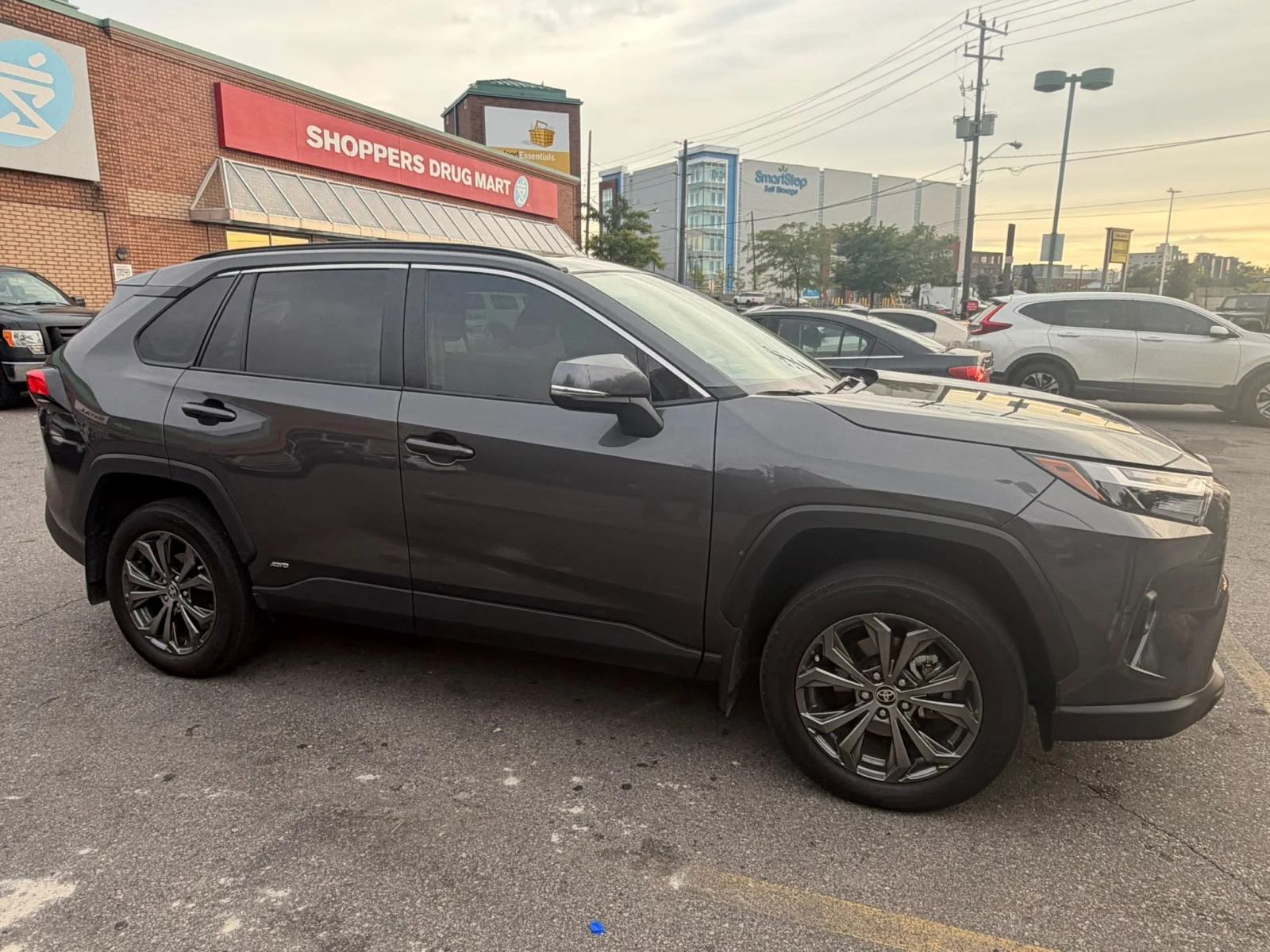 Toyota Rav4 * Hybrid XLE * CARFAX * ОПЦИЯ ЗА ФИНАНСИРАНЕ , снимка 3 - Автомобили и джипове - 56008144