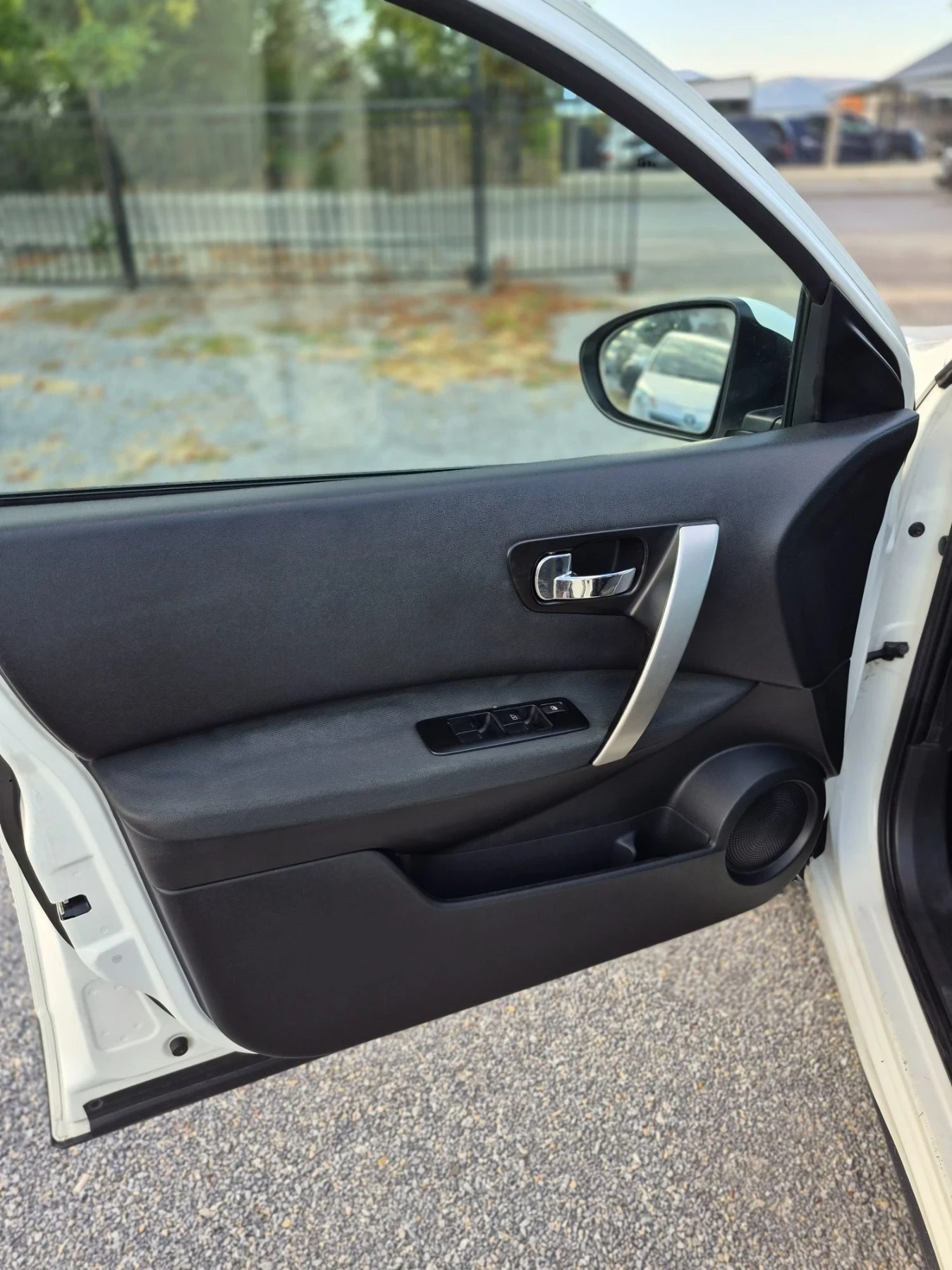 Nissan Qashqai 1.5 DCI  Evro 5  n-tek, снимка 11 - Автомобили и джипове - 56121086