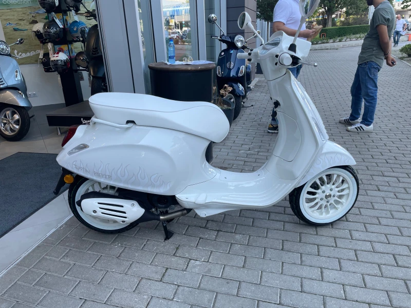 Vespa Sprint 50 Justin Bieber X Vespa, снимка 3 - Мотоциклети и мототехника - 47876832