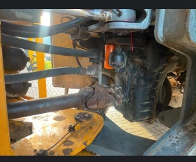 Челен товарач Liebherr L 586, снимка 6
