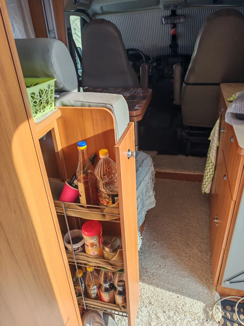 Кемпер Knaus Sky Wave 650MG, снимка 9 - Каравани и кемпери - 53341976