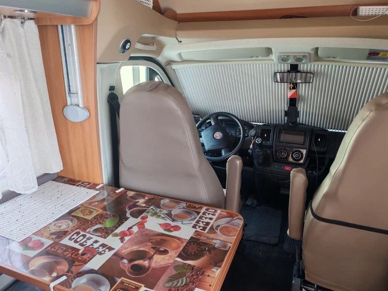 Кемпер Knaus Sky Wave 650MG, снимка 8 - Каравани и кемпери - 53341976