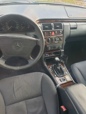 Mercedes-Benz E 200, снимка 7