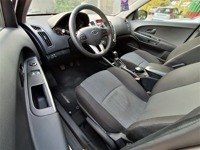 Kia Ceed 1.4i Germany, снимка 11 - Автомобили и джипове - 42309262