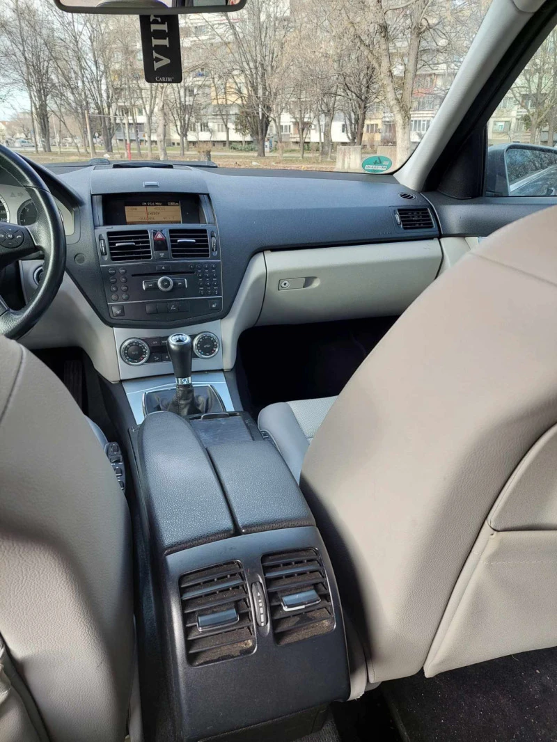 Mercedes-Benz C 220, снимка 12 - Автомобили и джипове - 44016054