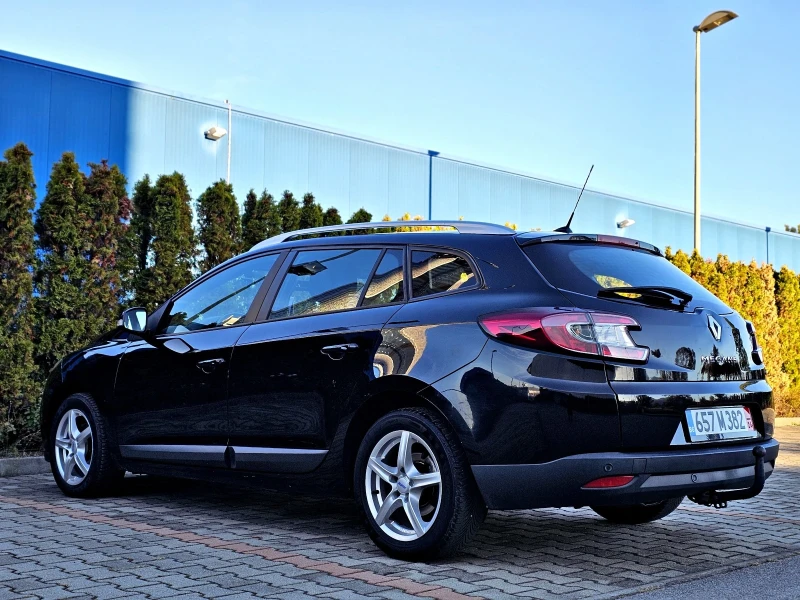 Renault Megane 1.5dci Автоматик/Навигация/ Напълно обслужена , снимка 4 - Автомобили и джипове - 47520121