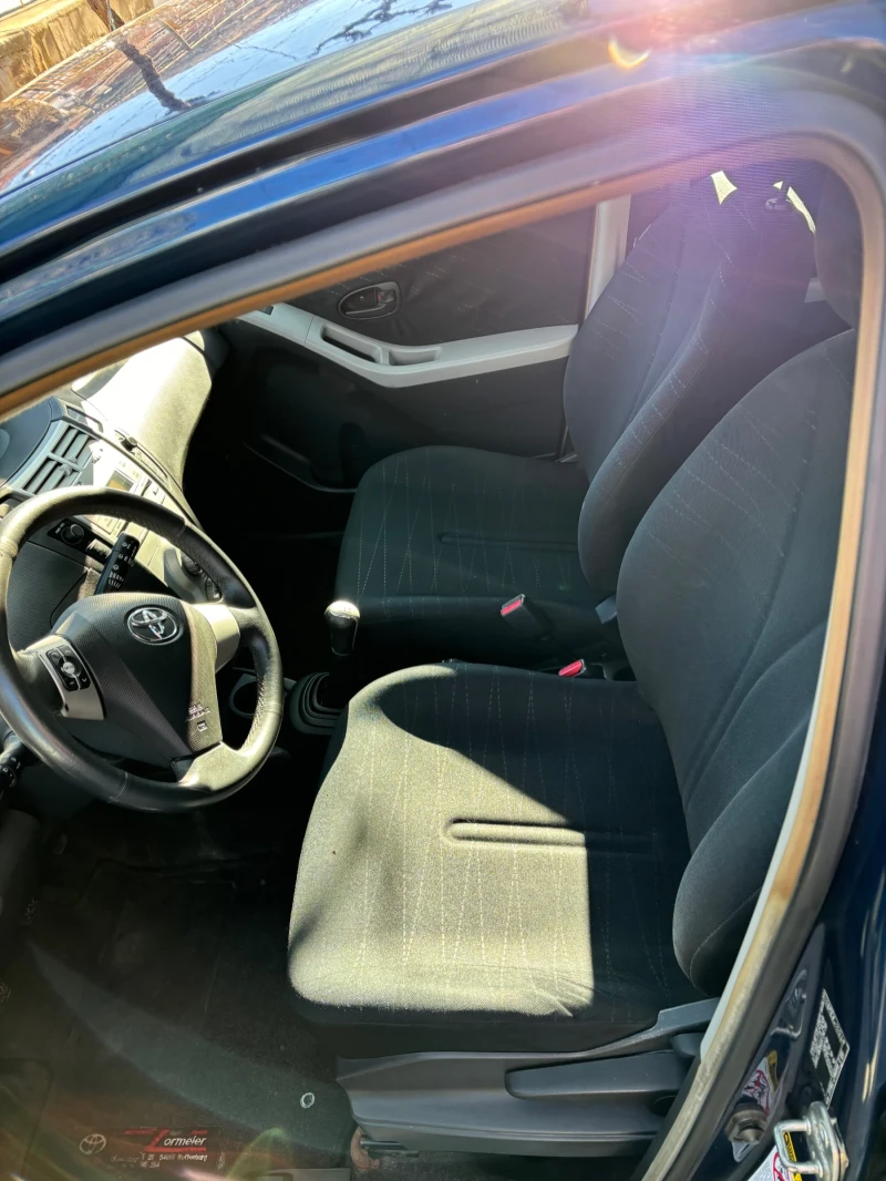 Toyota Yaris 1.3, снимка 10 - Автомобили и джипове - 48381202