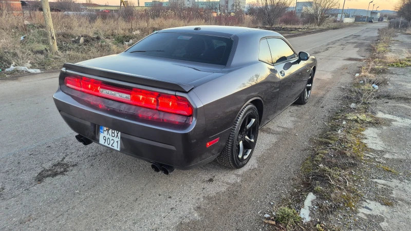 Dodge Challenger 5.7 RT, снимка 7 - Автомобили и джипове - 48619011