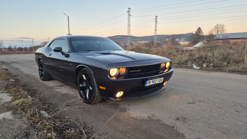 Dodge Challenger 5.7 RT, снимка 2 - Автомобили и джипове - 48619011