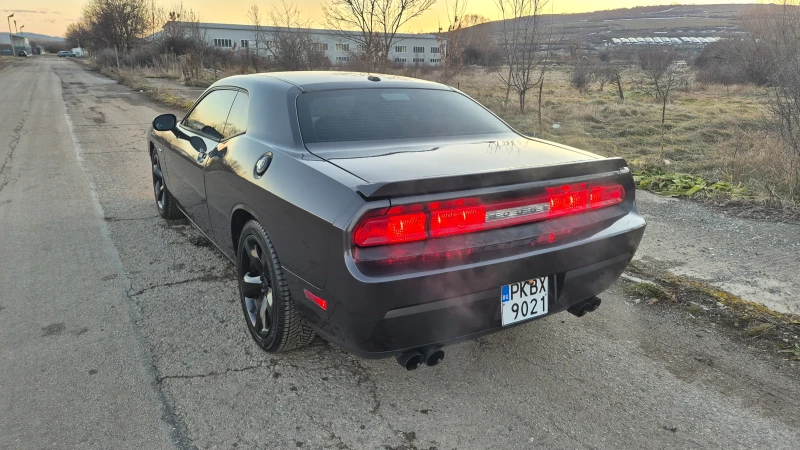 Dodge Challenger 5.7 RT, снимка 8 - Автомобили и джипове - 48619011