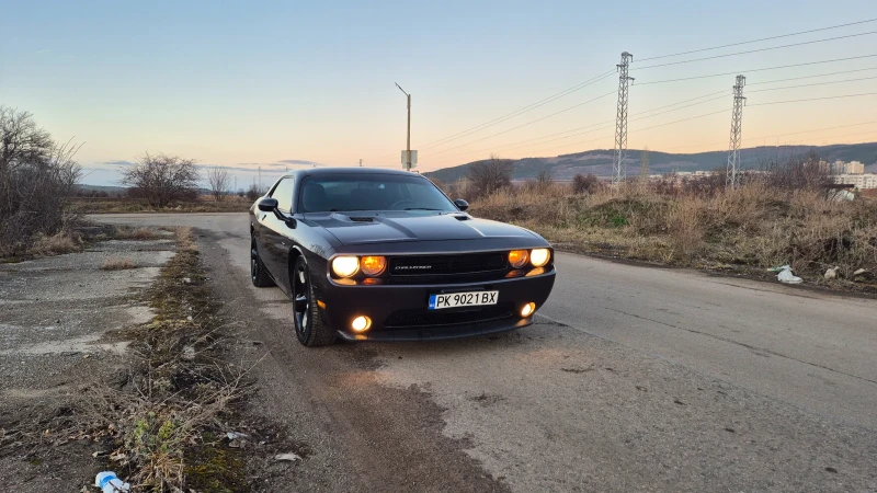 Dodge Challenger 5.7 RT, снимка 3 - Автомобили и джипове - 48619011