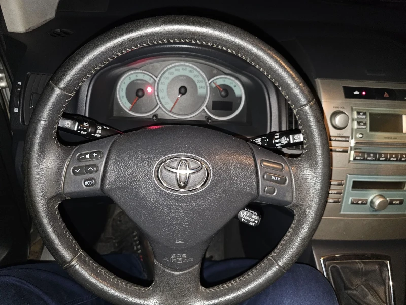 Toyota Corolla verso, снимка 13 - Автомобили и джипове - 49471373