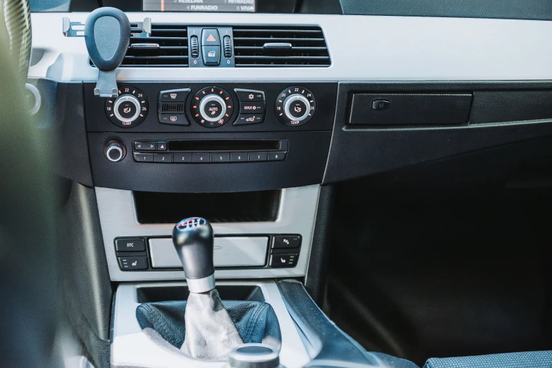 BMW 525  E 60 FACELIFT, снимка 9 - Автомобили и джипове - 52275029