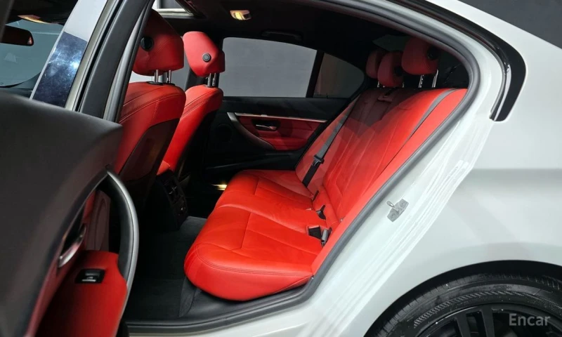 BMW 330, снимка 12 - Автомобили и джипове - 52322760