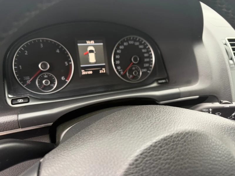 VW Touran 2.0 - Автоматик, снимка 12 - Автомобили и джипове - 52529453