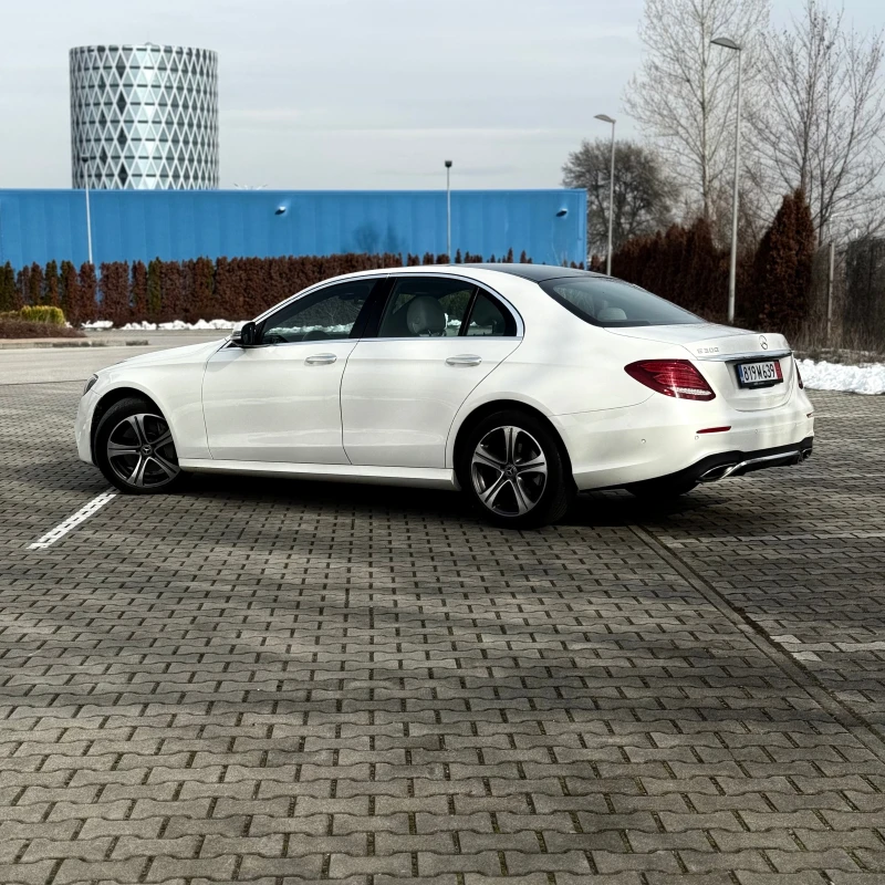 Mercedes-Benz E 300 4M* AMG* Wide* Burm* Distr* 360* HUD* Пано* Подгре, снимка 3 - Автомобили и джипове - 53597561