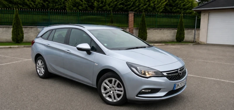 Opel Astra 1.6 DTCI AVTOMAT КАМЕРА, снимка 6 - Автомобили и джипове - 55152021
