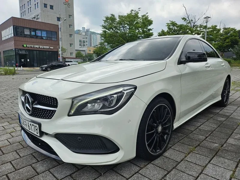 Mercedes-Benz CLA 250 4Matic Amg Line, снимка 2 - Автомобили и джипове - 55652438