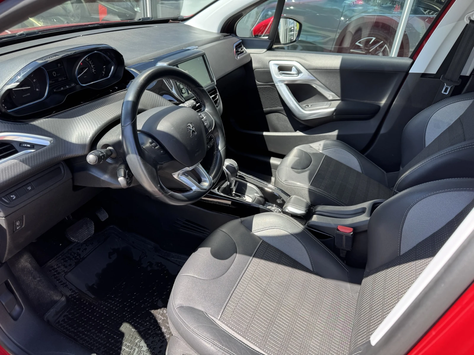 Peugeot 2008 ALLURE 1.5 e-HDI 120 STT EAT6 EURO 6.2 - изображение 10