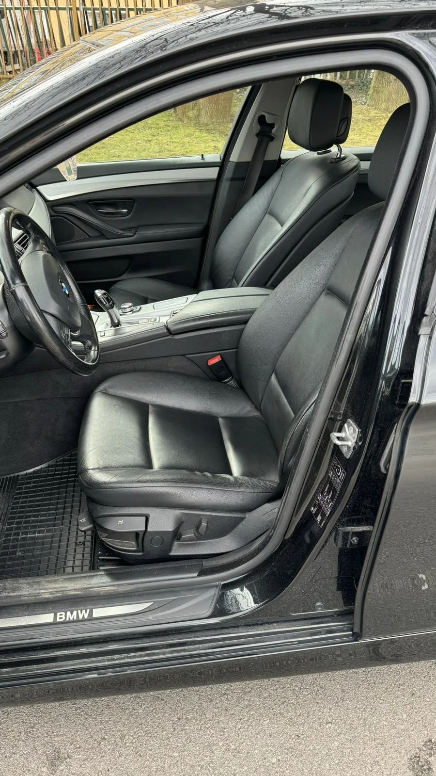 BMW 523 3.0i, 204кс - изображение 10
