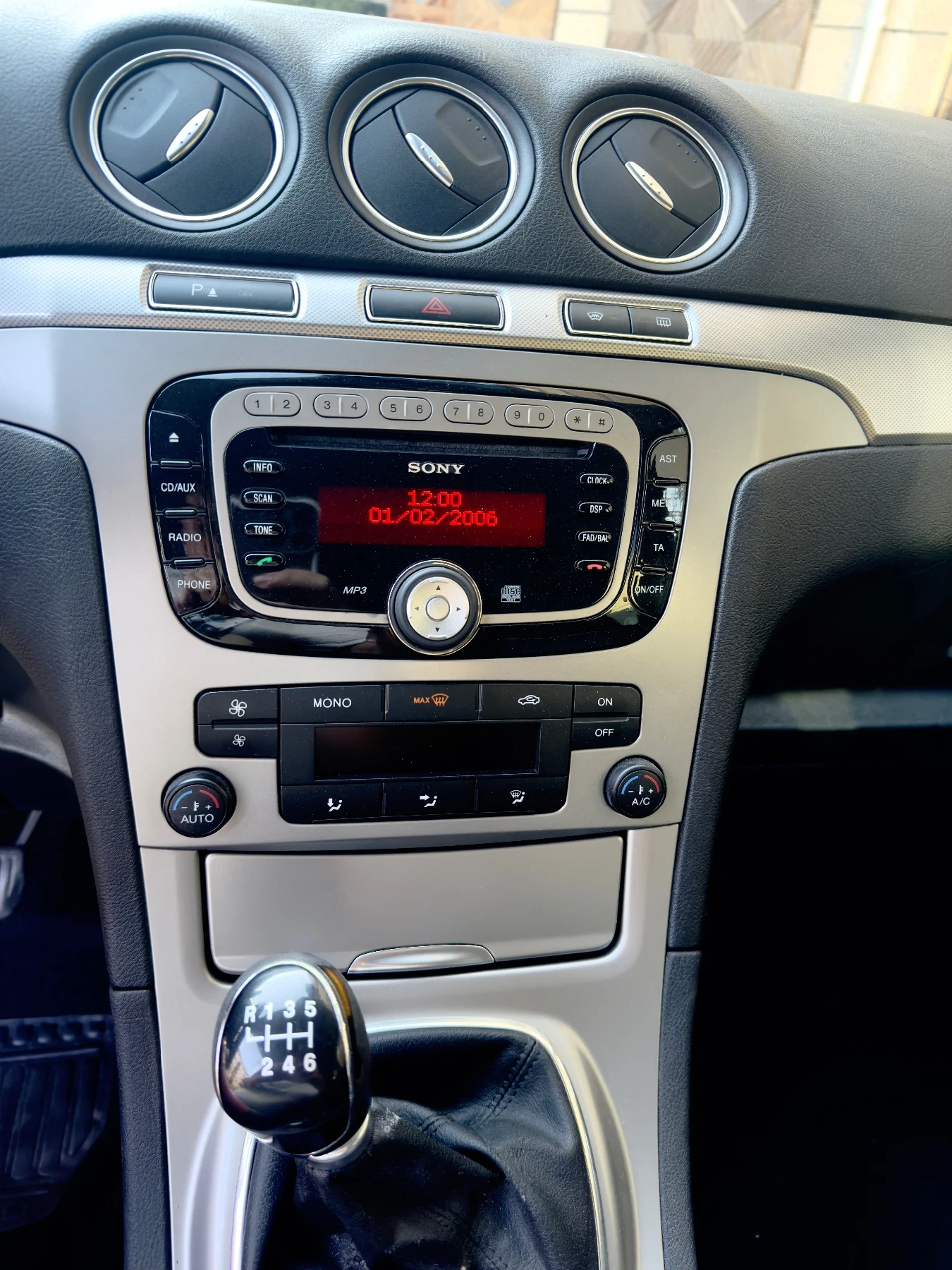 Ford Galaxy GALAXY TREND 2.0 D - изображение 8