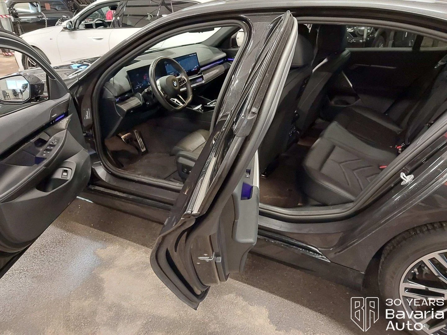 BMW 520 i M Sport Paket Steptronic - изображение 5