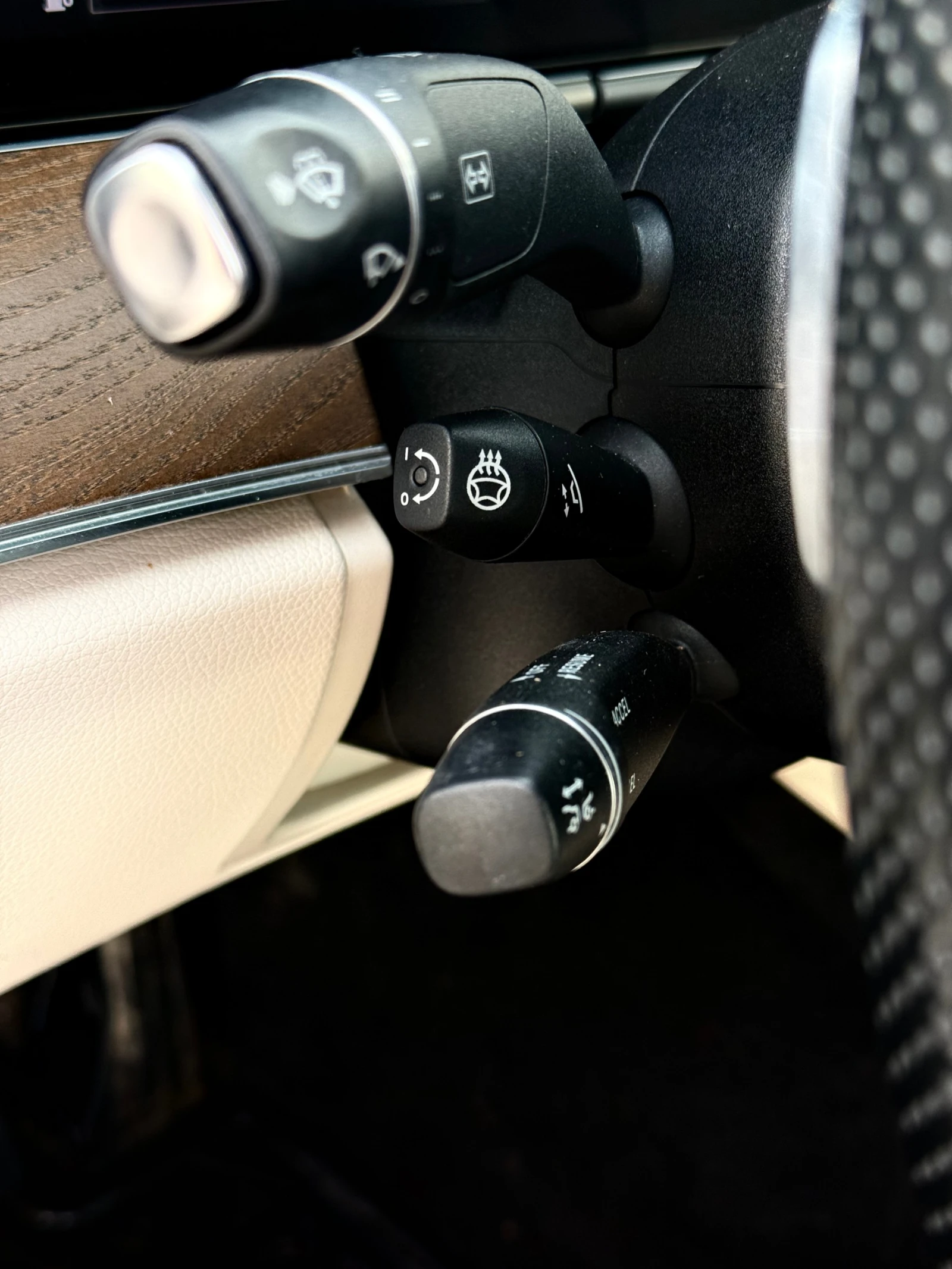 Mercedes-Benz E 300 4M* AMG* Wide* Burm* Distr* 360* HUD* ����* ������ | Mobile.bg � ����������� 12