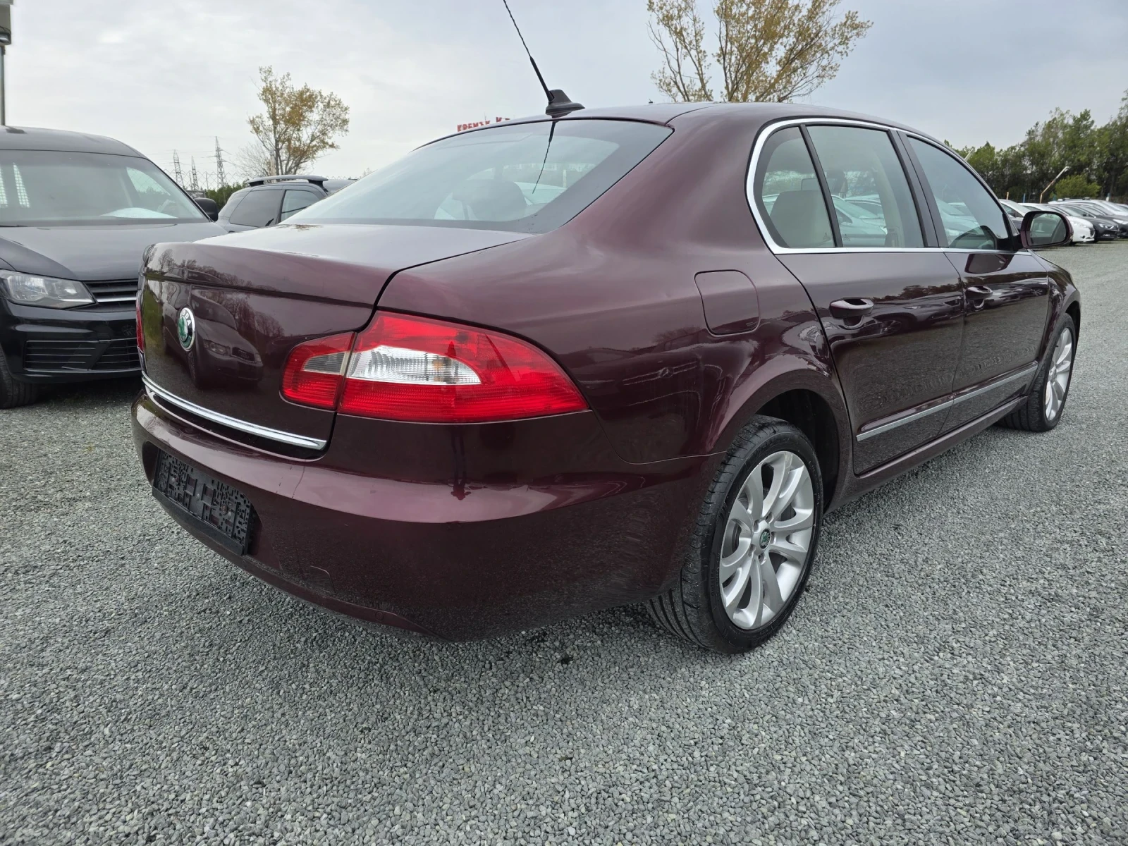 Skoda Superb 2.0 avtomat navi кожа, снимка 5 - Автомобили и джипове - 53801451