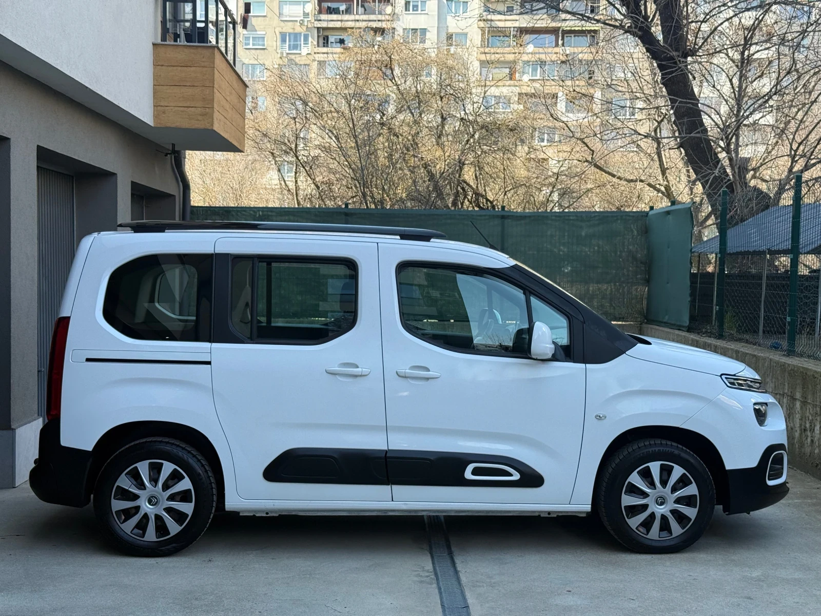 Citroen Berlingo 1.3i Turbo* full* , снимка 5 - Автомобили и джипове - 53846414