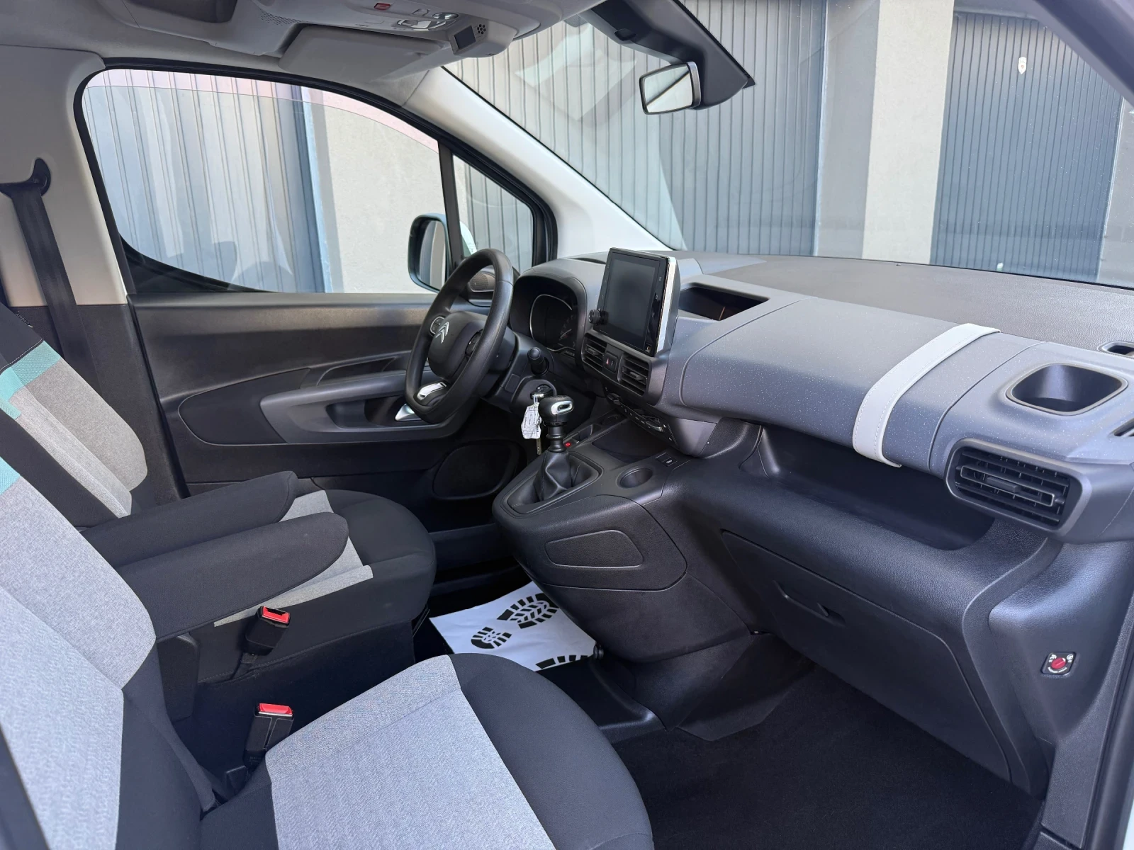 Citroen Berlingo 1.3i Turbo* full* , снимка 10 - Автомобили и джипове - 53846414