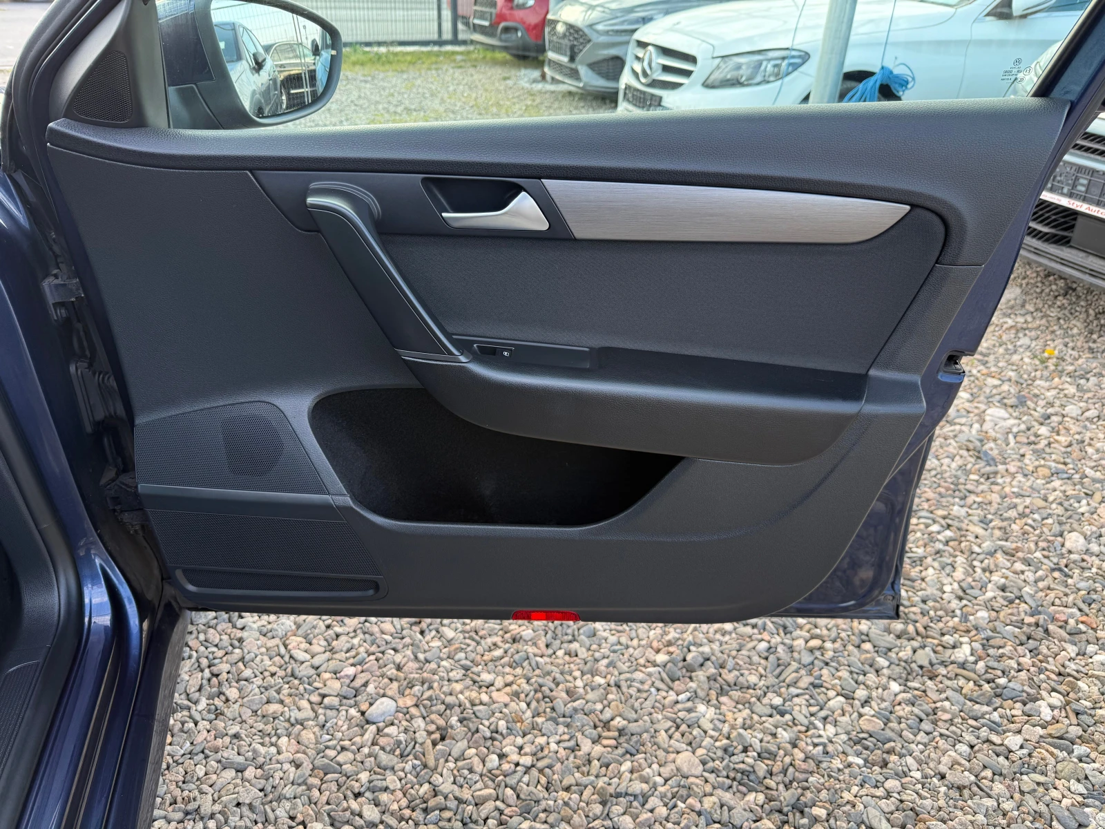 VW Passat 2.0 tdi, снимка 14 - Автомобили и джипове - 53988735