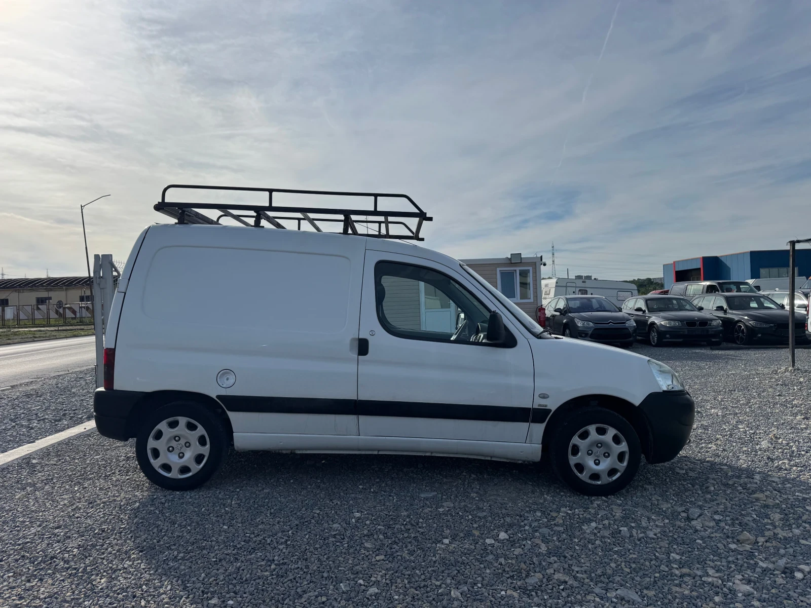 Peugeot Partner 2.0 HDI КЛИМАТИК, снимка 4 - Автомобили и джипове - 54631053