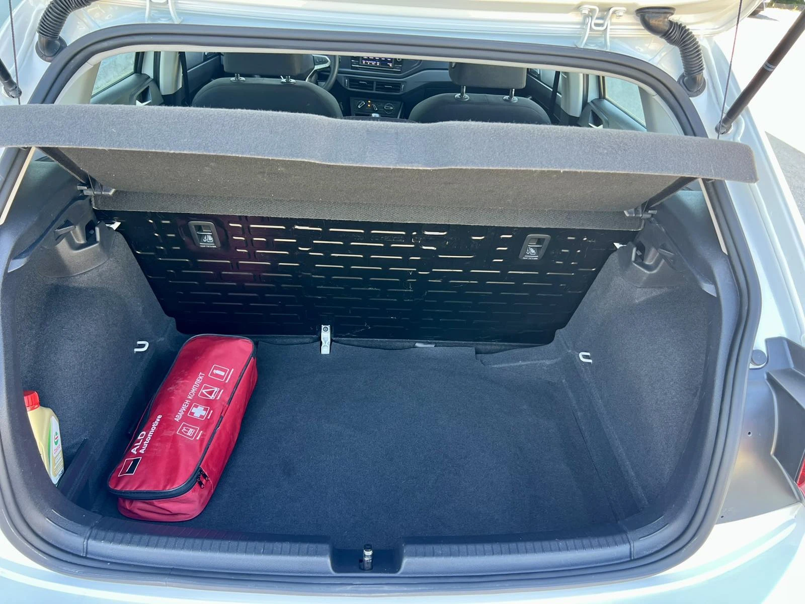 VW Polo Facelift / 1.0 TSI / 95 к.с. / LED / Digital / ACC, снимка 16 - Автомобили и джипове - 54853751