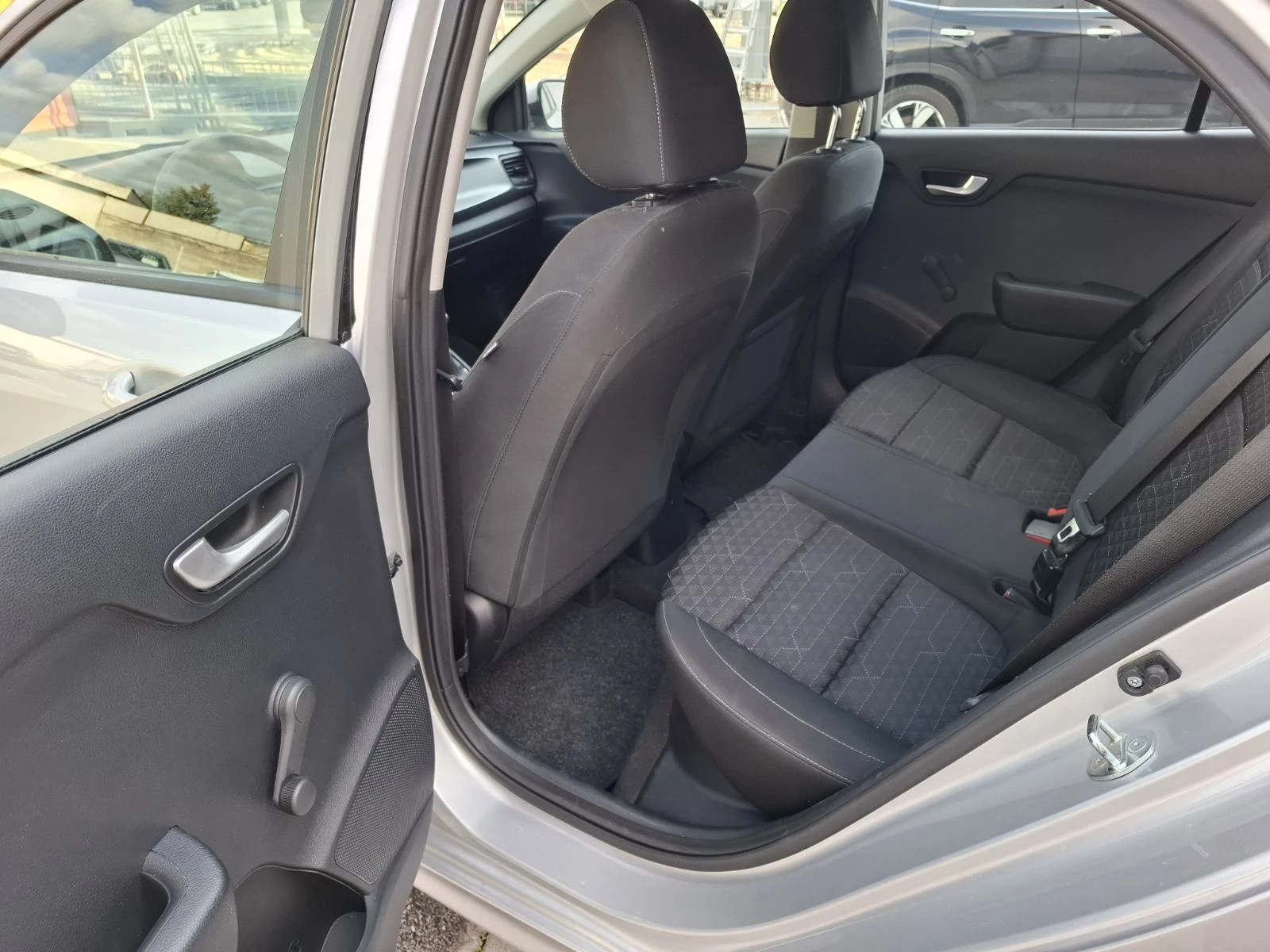 Kia Rio 1.0 ����� �������� | Mobile.bg � ����������� 7