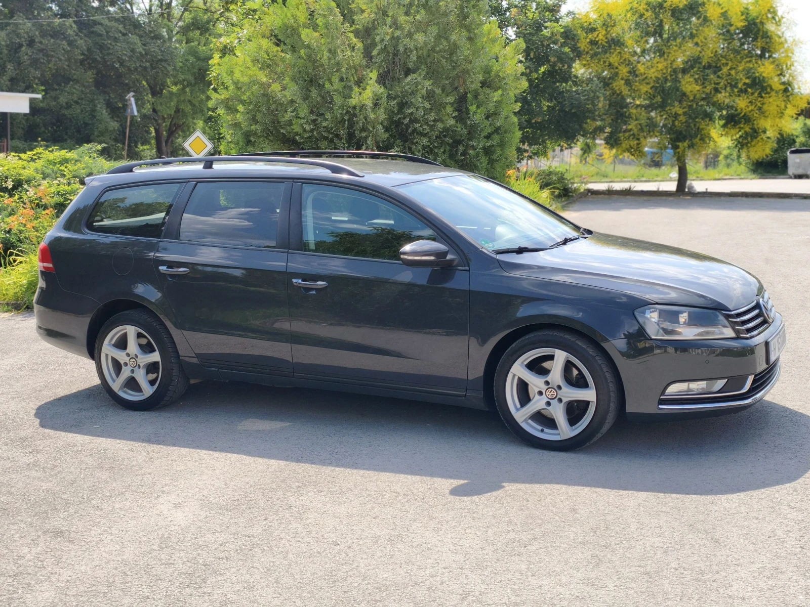 VW Passat 1.6 TDI , снимка 3 - Автомобили и джипове - 54989704