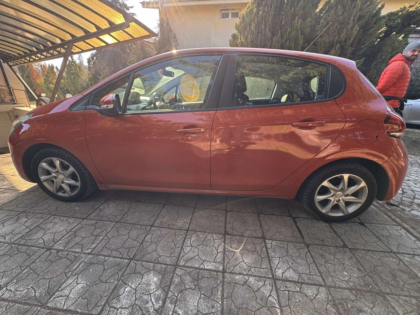 Peugeot 208, снимка 5 - Автомобили и джипове - 55475958