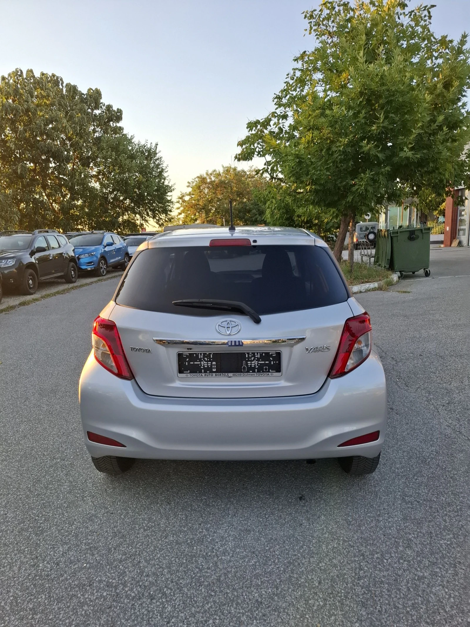 Toyota Yaris 1.3i * 99кс * Face * Navi, снимка 8 - Автомобили и джипове - 55538959