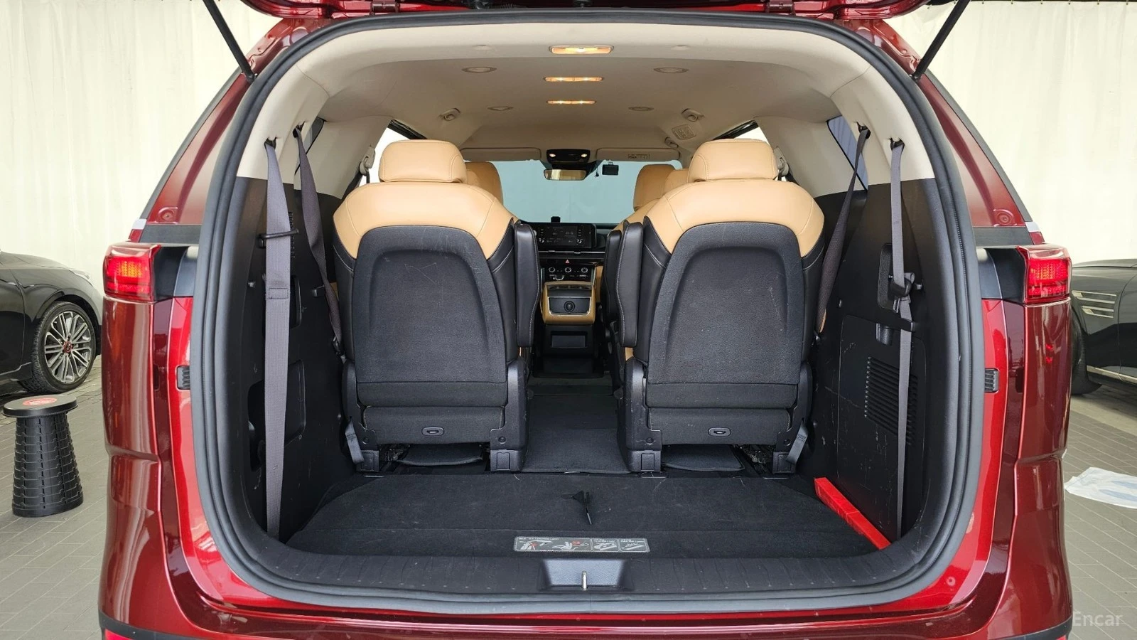 Kia Carnival * ПАНО* KEYLESS* Camera* ПОДГРЕВ* , снимка 17 - Автомобили и джипове - 55623611