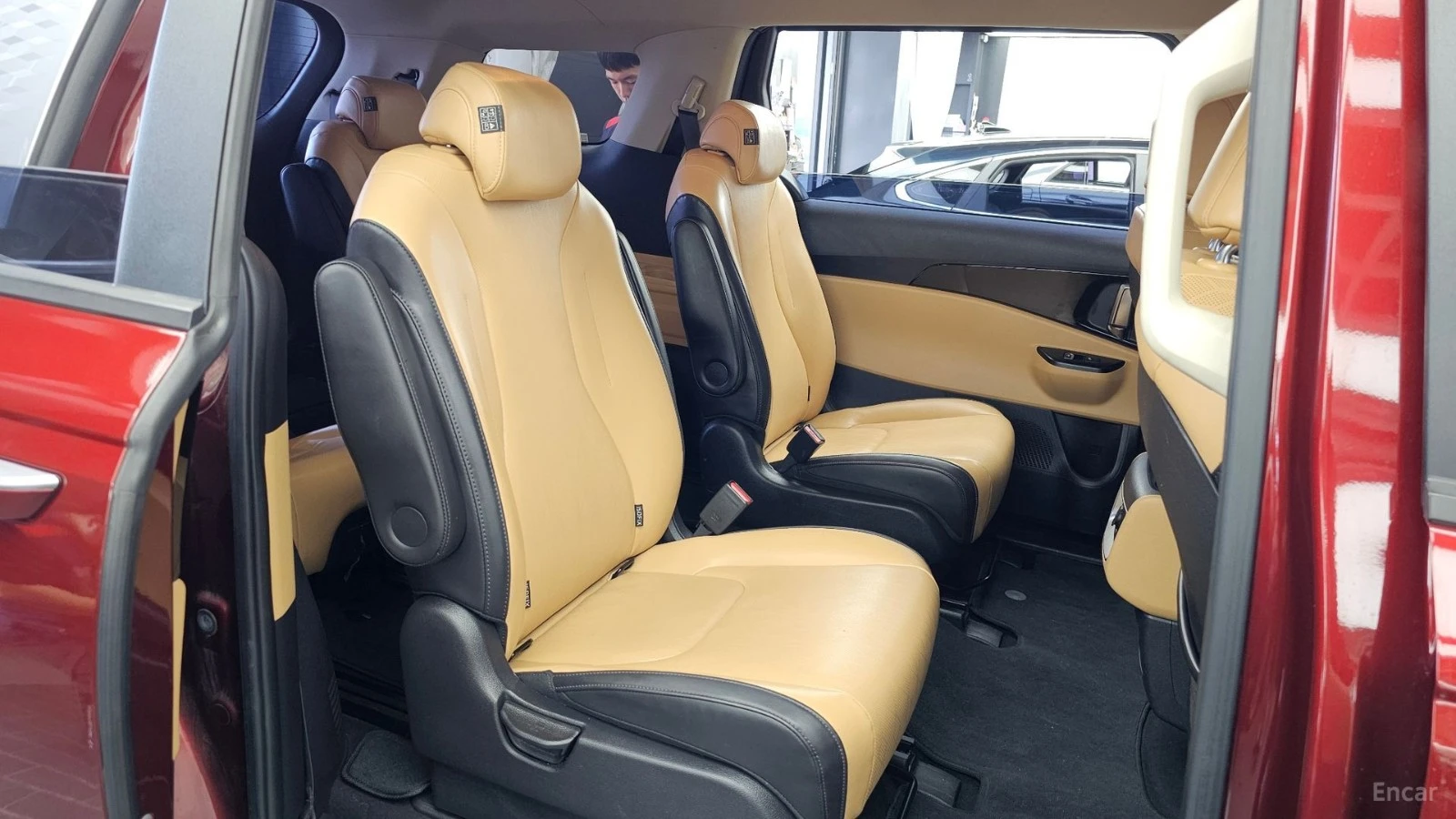 Kia Carnival * ПАНО* KEYLESS* Camera* ПОДГРЕВ* , снимка 12 - Автомобили и джипове - 55623611