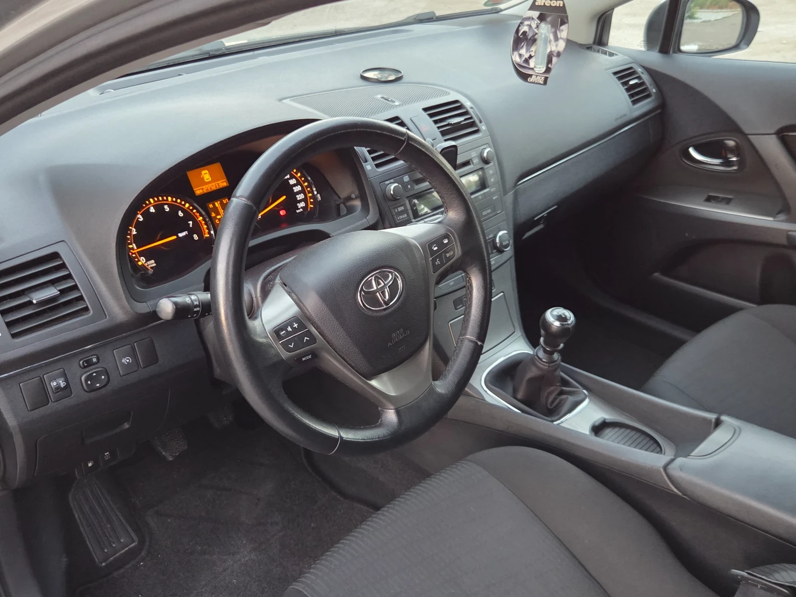 Toyota Avensis, снимка 12 - Автомобили и джипове - 55831667