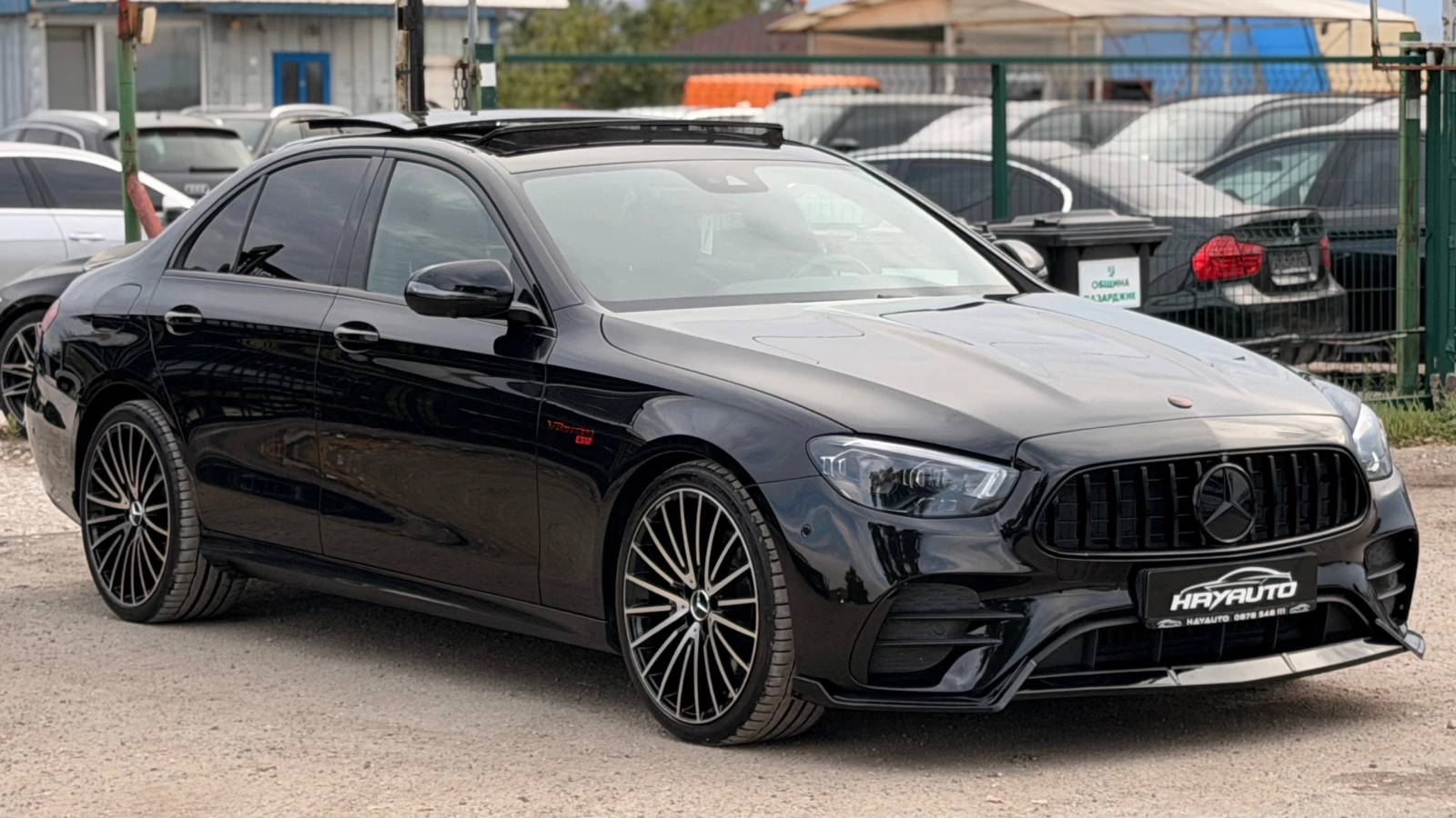 Mercedes-Benz E 220 d= 4MATIC= AMG= BRABUS= PANORAMA= BURMESTER= KEYLE, снимка 3 - Автомобили и джипове - 55930813